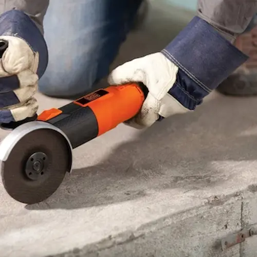 Esmerilhadeira Angular de 4.1/2 Pol. 820W - BLACK DECKER-G720-B2