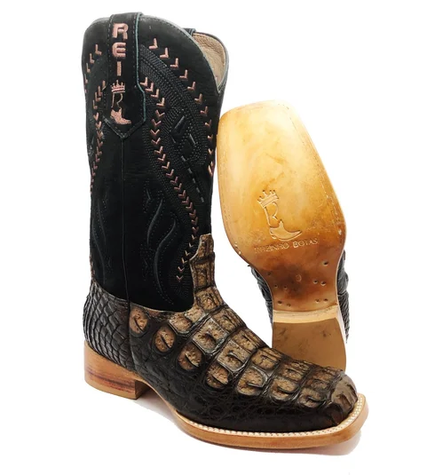 Bota Reizinho Premium De Couro De Jacaré Marrom LImited Edition - Cano Alto, Bico Quadrado, Solado De Couro Artesanal